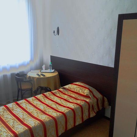 Florentina Hotel Edinet Екстериор снимка