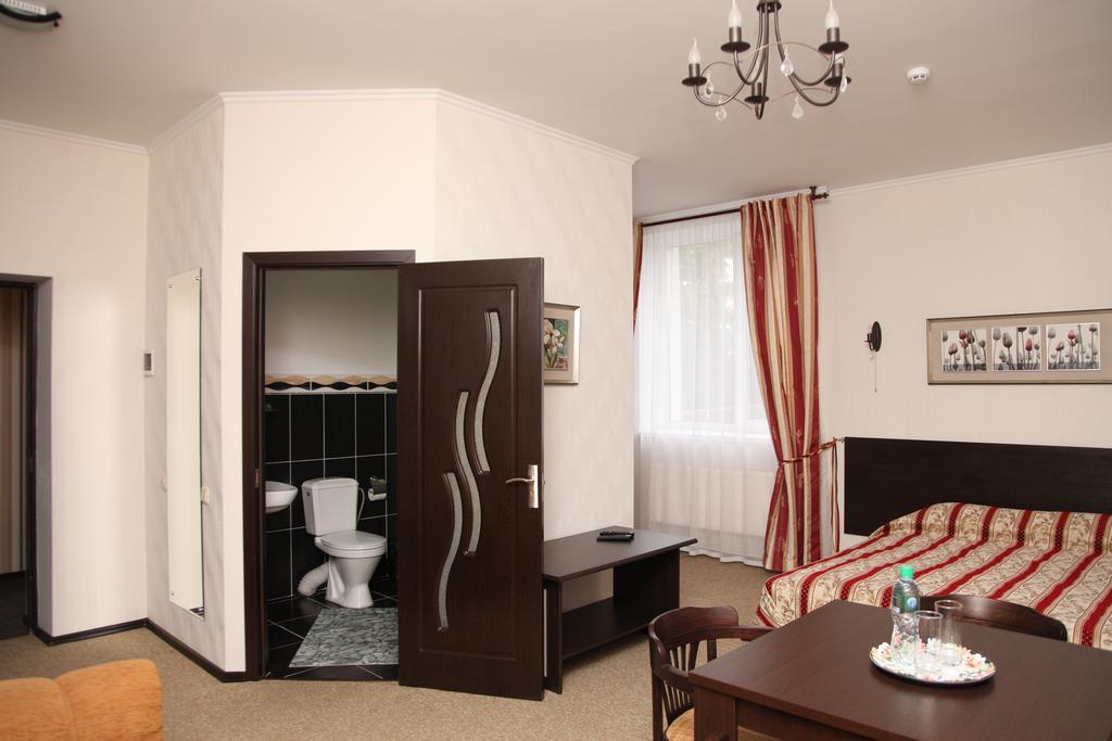 Florentina Hotel Edinet Стая снимка