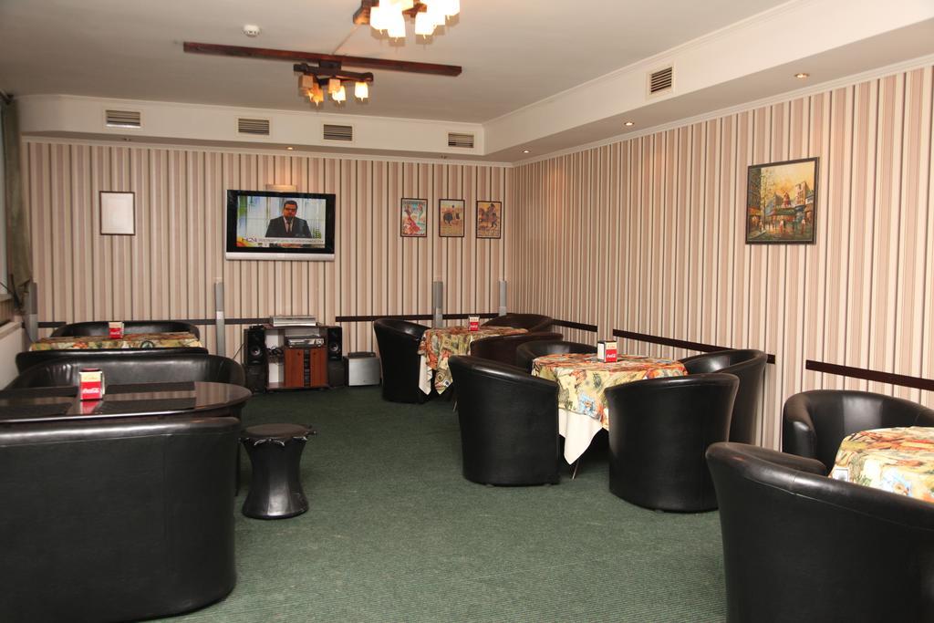 Florentina Hotel Edinet Екстериор снимка