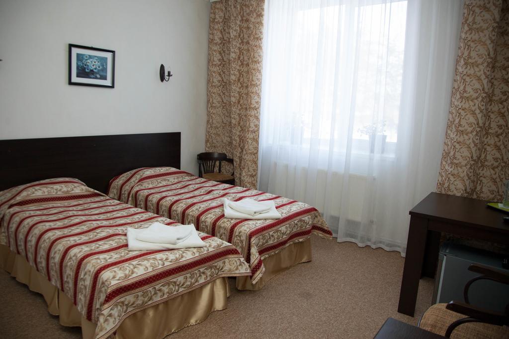 Florentina Hotel Edinet Стая снимка
