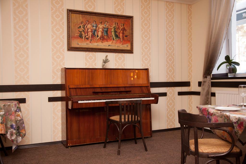 Florentina Hotel Edinet Екстериор снимка