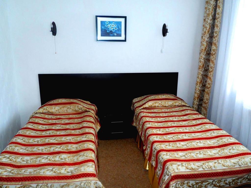 Florentina Hotel Edinet Екстериор снимка