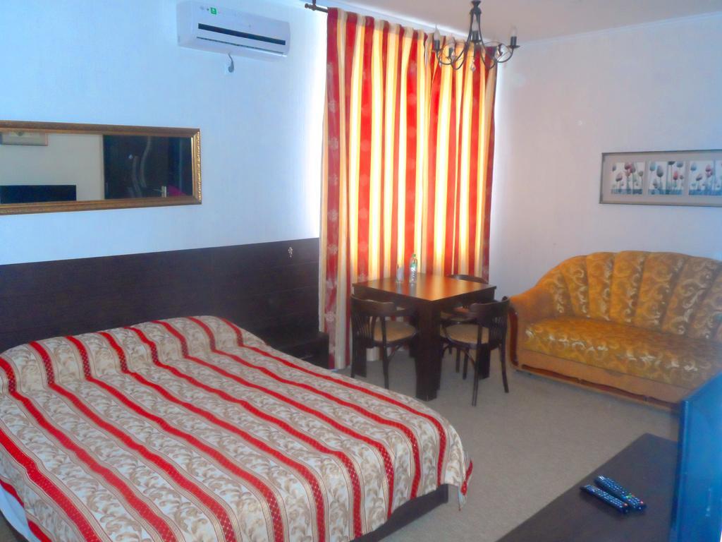 Florentina Hotel Edinet Екстериор снимка