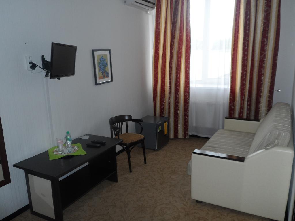 Florentina Hotel Edinet Екстериор снимка